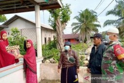 Babinsa di Desa Api-Api sisihkan gaji bantu warga jalani isolasi mandiri