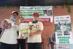 ACT bagikan bantuan keluarga tuna netra prasejahtera Bekasi