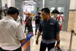 KAI Daop Jember wajibkan penumpang gunakan masker