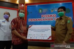 BUMN Kalbar serahkan bantuan APD penanganan COVID-19