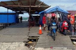 Petugas Periksa Ketat Orang Masuk Wilayah Penajam Paser Utara