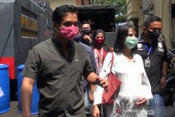 Vanessa Angel dijemput polisi untuk  pemeriksaan tambahan
