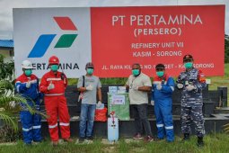 Pertamina RU VII Kasim bantu Polres Sorong APD COVID-19
