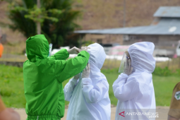 14 orang tim medis rumah sakit Putussibau diisolasi