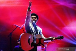 Ini beberapa lagu hits Glenn Fredly, "Januari" hingga "Adu Rayu"