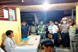 Polres Tapsel sasar kerumunan masyarakat di Angkola Selatan