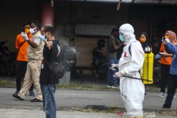 Tes cepat 513 TKI Malaysia semua negatif COVID-19