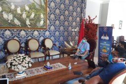 Bupati Bone Bolango minta warga tetap berada di rumah