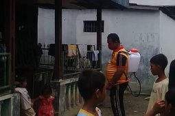 Polsek Teluk Nibung gelar penyemprotan disinfektan