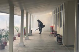 Lingkungan rumah sakit khusus Pulau Galang dibersihkan secara gotong royong