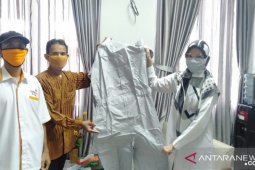 Lazismu Belitung serahkan bantuan APD ke rumah sakit