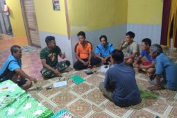 Anjangsana ke rumah warga, prajurit TMMD disambut hangat