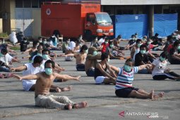 sinar matahari, panas dan kelembaban dapat melemahkan virus corona