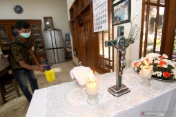 Minggu Paskah Warga Komuni di Rumah