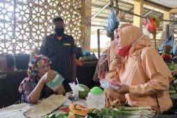 DWP Kota Sabang bagi masker kepada masyarakat
