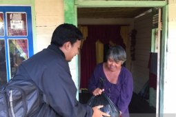 Mahasiswa Poltesa bagikan paket sembako kepada masyarakat terdampak COVID-19