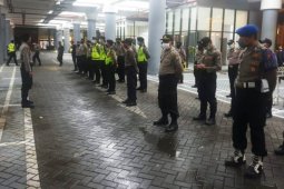 Polda Jatim mengamankan 8.322 orang saat penerapan "physical distancing"