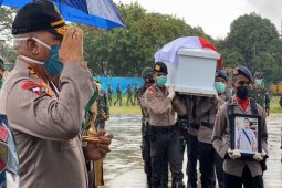 Kapolda dan Pangdam melepas jenazah tiga polisi korban  bentrokan