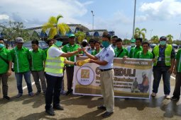 PT CMI bagikan 2.160 paket sembako untuk warga terdampak corona