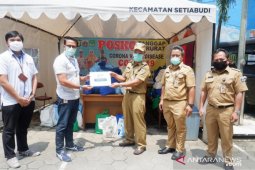 PTPN III Holding bagi sembako ke warga terdampak COVID-19