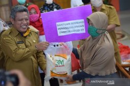 Pemkab Kubu Raya bagikan sebanyak 518 paket sembako terkait COVID-19