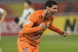 Mantan pemain tim nasional Belgia Fellaini pensiun pada usia 36 tahun