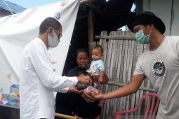 Pimpinan Bawaslu Minut bantu anggota Panwascam terdampak COVID 19