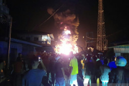 Tiga kapal terbakar, seorang ABK tewas