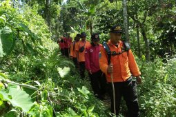 Seorang petani diduga hilang di kebun belum ditemukan
