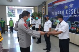 Kapolda Kalbar resmikan program keselamatan bagi pengemudi bus di Kalbar