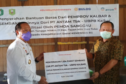 Antam salurkan sembako di sekitar tambang