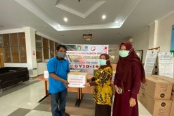 Telkom Kalbar salurkan bantuan untuk tenaga medis tangani COVID-19