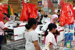 Mobilitas di tempat belanja kebutuhan harian mendekati normal