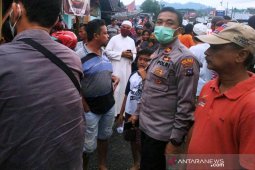 Pasutri ditemukan meninggal, suami tergantung dan istri di kasur