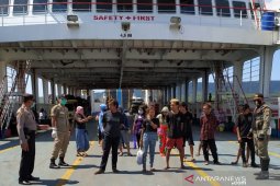 Satpol PP Denpasar pulangkan 16 orang terlantar sosial