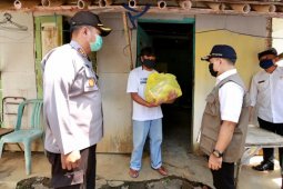 ASN Banyuwangi kembali gotong royong bagikan sembako terdampak COVID-19