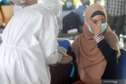 Pekerja migran tiba di Jatim diberi gelang penanda