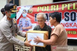 Kapolres Bengkayang salurkan 100 paket sembako