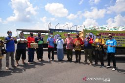 Bupati mulai bagikan sembako kepada warga terdampak COVID-19