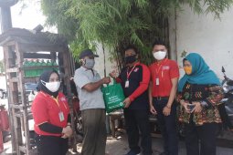 Gandeng komunitas media, BMCI bagi 400 paket bahan pokok gratis