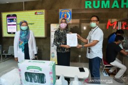 Pupuk Kaltim Salurkan APD RSUD Taman Husada dan RS Amalia Bontang