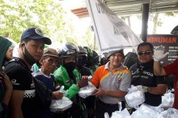 Seribu Nasi Bungkus Dibagikan FRKB Bagi Masyarakat Samarinda