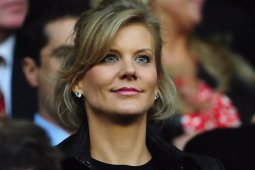 13 tahun era Mike Ashley berakhir, Amanda Staveley beli Newcastle United