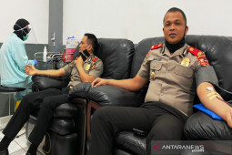 Serdik Sespimmen Polri donor darah bantu stok darah PMI Banjarmasin