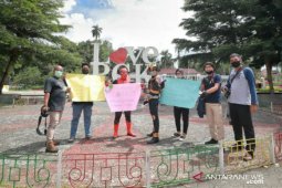 Pewarta Foto Babel ajak "Spiderman" bagikan masker