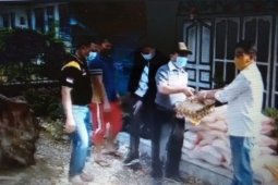 Bupati Merangin antarkan bantuan sembako untuk ODP