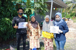 BPF Banjarmasin berbagi sembako dan nasi bungkus