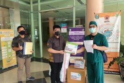 BEM Ubaya sumbangkan APD ke enam rumah sakit untuk tangani COVID-19