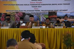 Bupati khawatir target kemiskinan dibawah 10 persen sulit dicapai akibat COVID-19