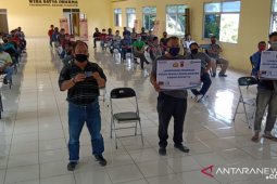 Seratusan sopir di Cianjur dapat insentif dari Korlantas Polri